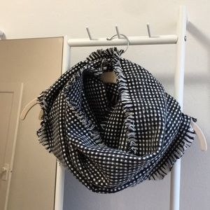 Infinity scarf